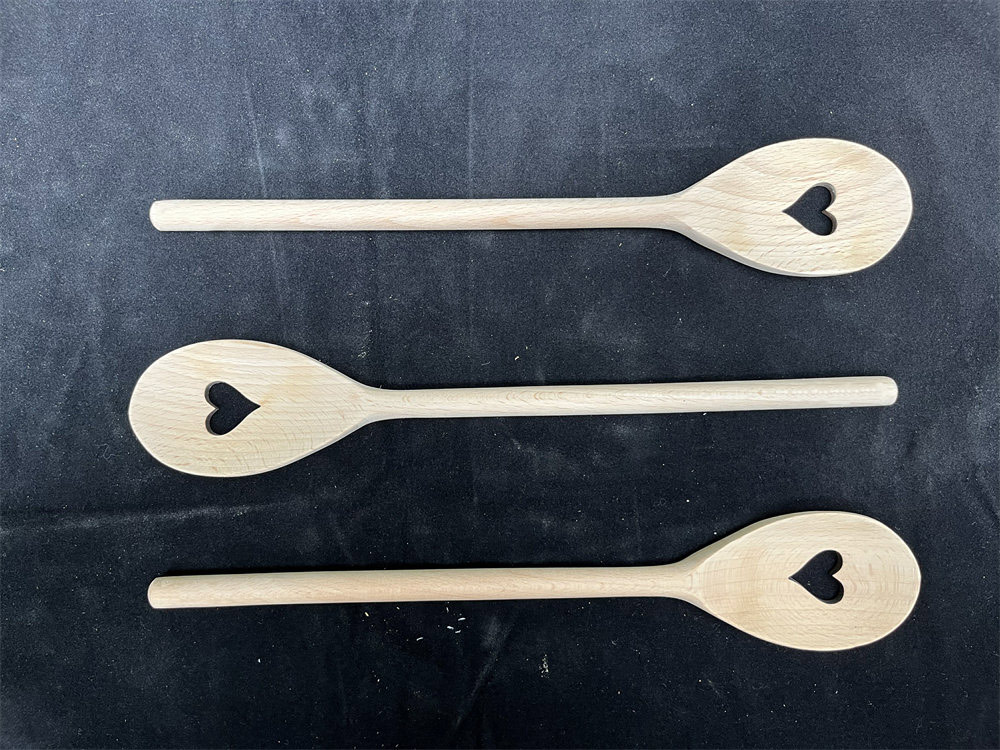 XinYiLin-Heart Shape Beech Wood Cooking Tools 300mm